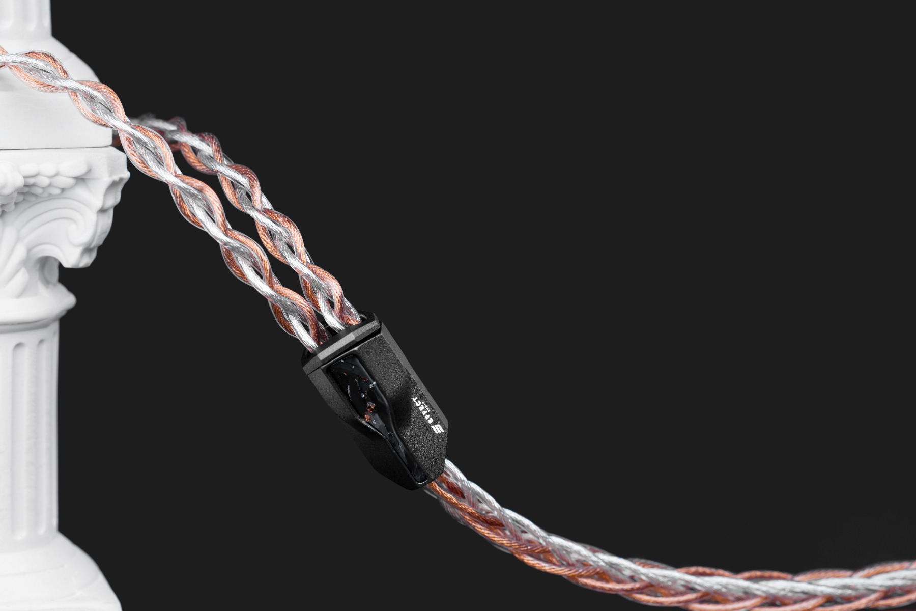 Ares S II x Cadmus II Hybrid Cable